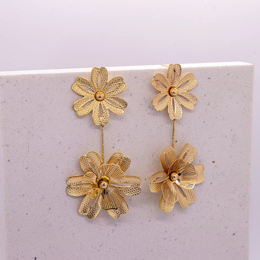 Brinco Flor Dourado