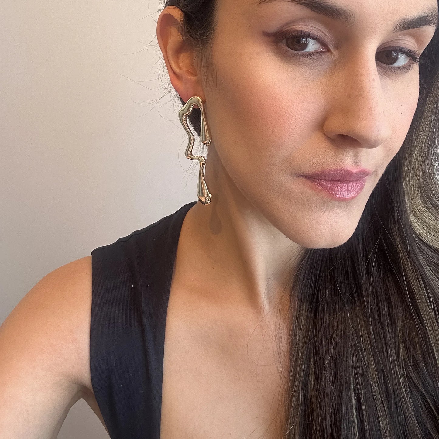 Brinco Orgânico Comprido Dourado