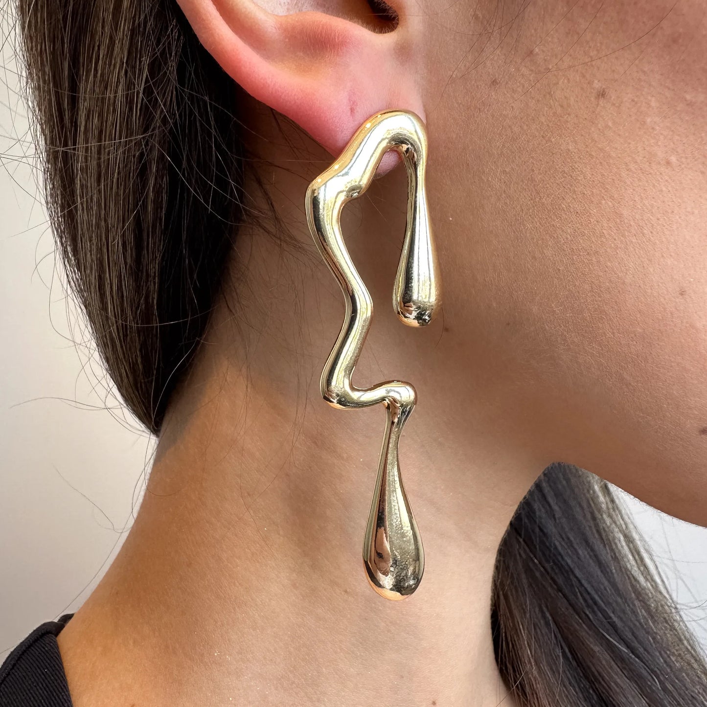 Brinco Orgânico Comprido Dourado