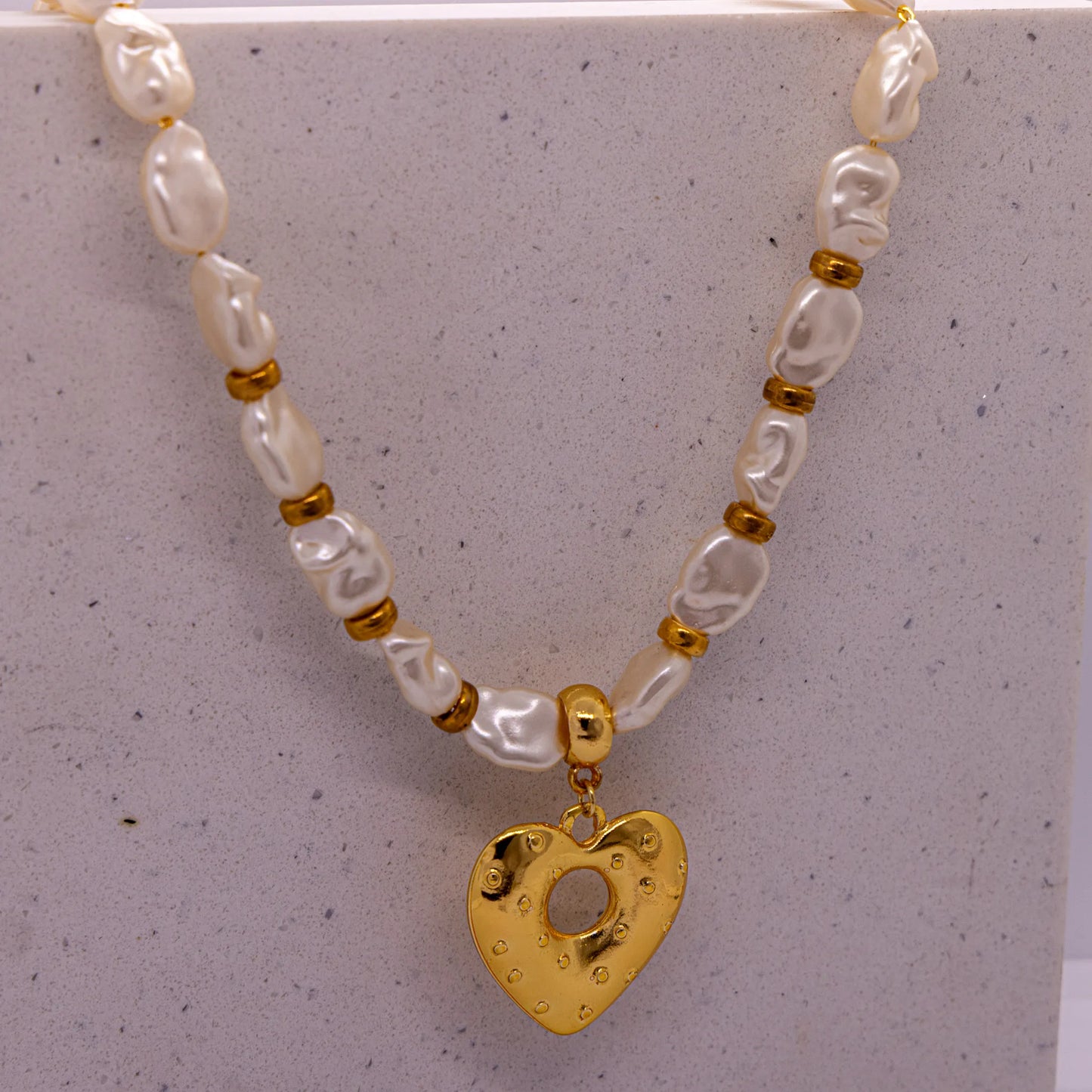 Colar Coração Madre Perola