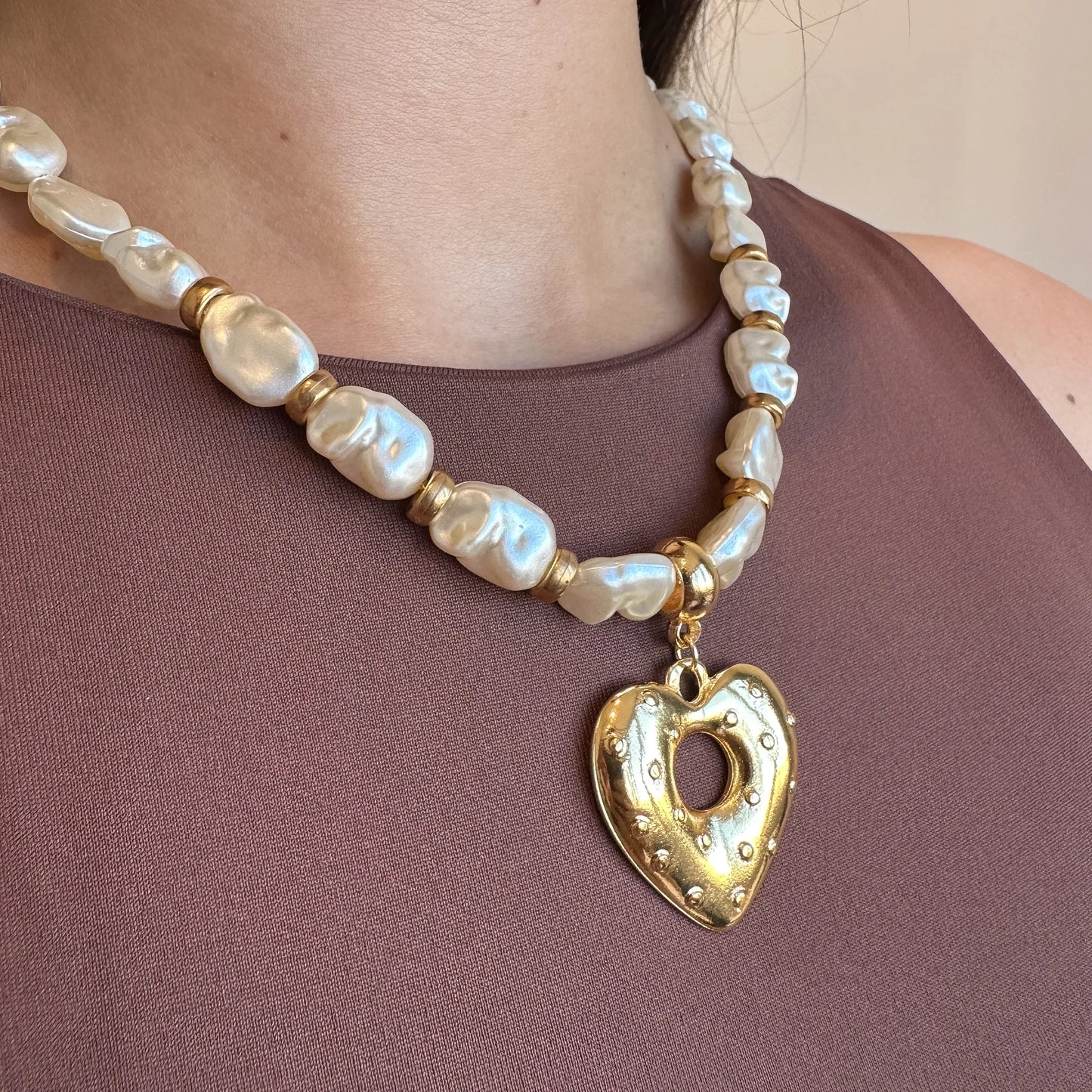 Colar Coração Madre Perola